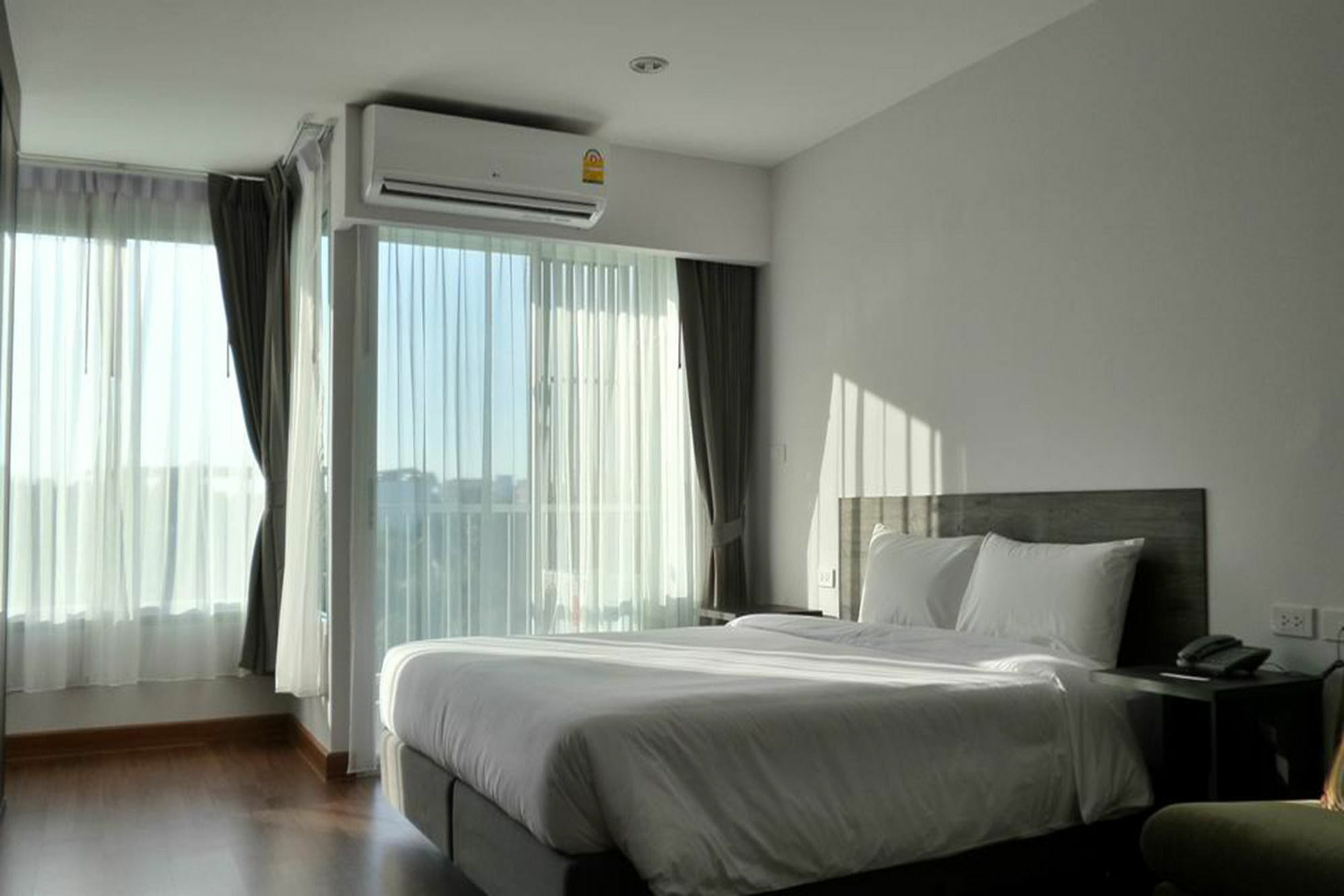 Winner Sriracha Serviced Apartment Si Racha Exterior photo